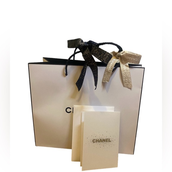 Chanel gift bag with ribbon and card - Picture 4 of 4